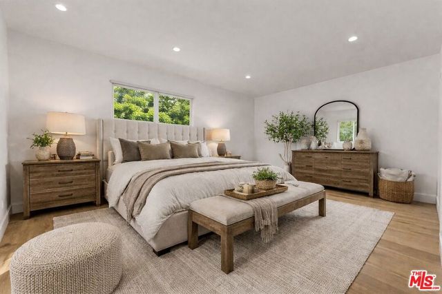 9005 ROSEWOOD Avenue, West Hollywood, CA 90048