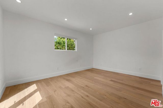 9005 ROSEWOOD Avenue, West Hollywood, CA 90048