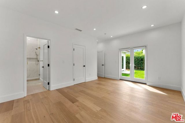 9005 ROSEWOOD Avenue, West Hollywood, CA 90048