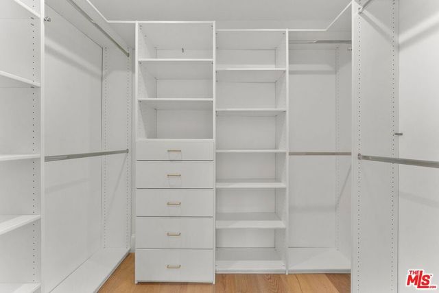 9005 ROSEWOOD Avenue, West Hollywood, CA 90048