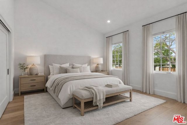 9005 ROSEWOOD Avenue, West Hollywood, CA 90048