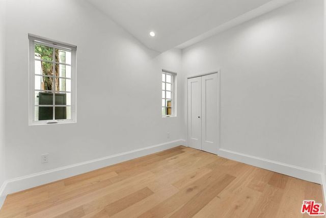 9005 ROSEWOOD Avenue, West Hollywood, CA 90048