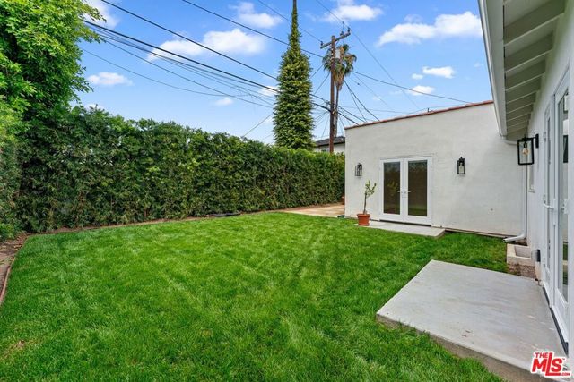 9005 ROSEWOOD Avenue, West Hollywood, CA 90048