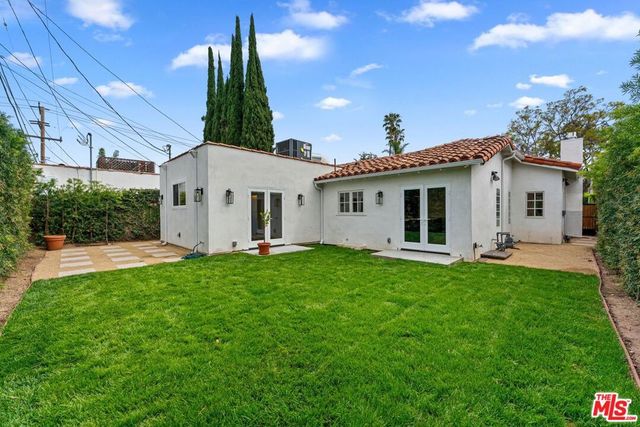 9005 ROSEWOOD Avenue, West Hollywood, CA 90048