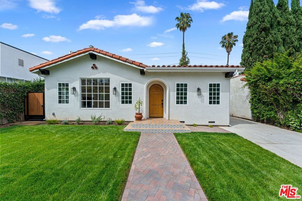 9005 ROSEWOOD Avenue, West Hollywood, CA 90048