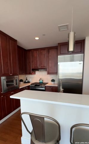 610 E Market St Unit 2803, San Antonio, TX 78205