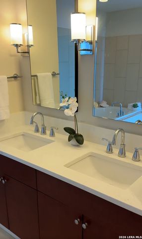 610 E Market St Unit 2803, San Antonio, TX 78205