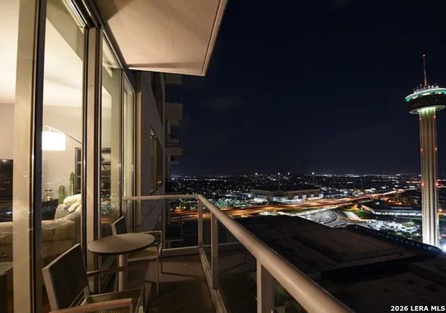 610 E Market St Unit 2803, San Antonio, TX 78205