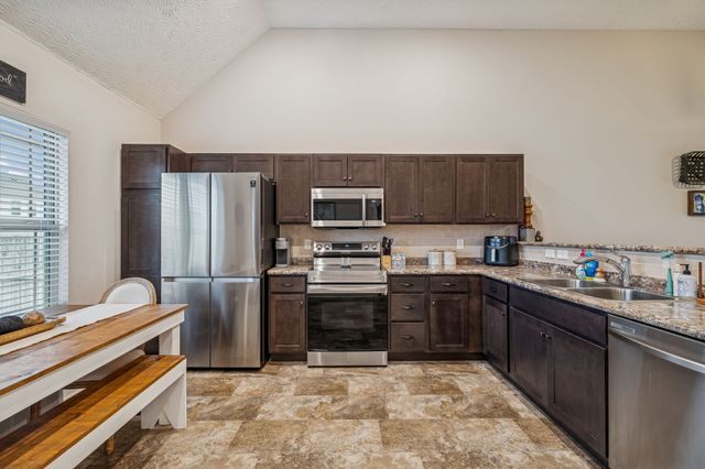 2808 Valley Farms Drive, Christiana, TN 37037