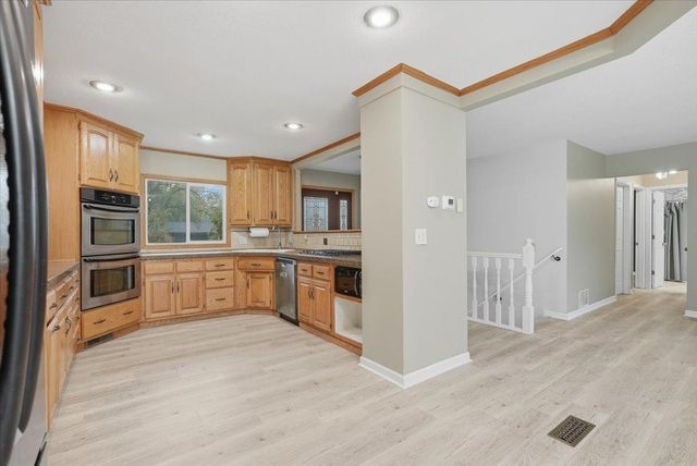 2602 Hawthorne Lane, Stillwater, MN 55082