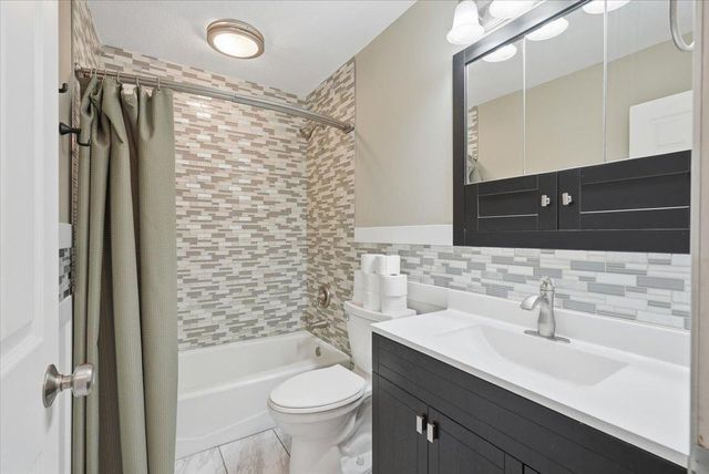 2602 Hawthorne Lane, Stillwater, MN 55082
