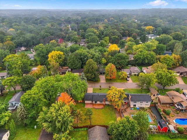 2602 Hawthorne Lane, Stillwater, MN 55082