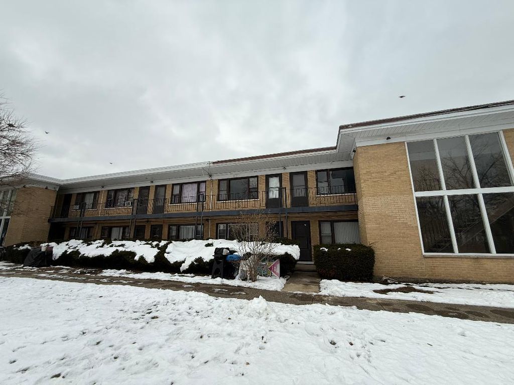 44 King Arthur Court 12, Northlake, IL 60164