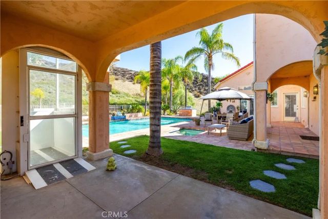 30040 San Francisquito Canyon, Saugus, CA 91390