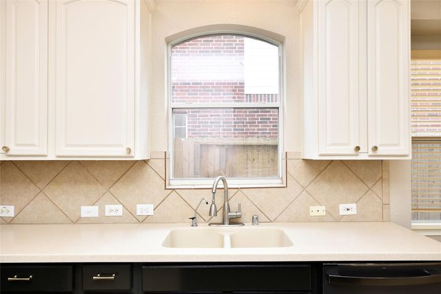 802 Hollyhock Drive, Stafford, TX 77477