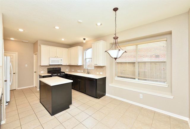 802 Hollyhock Drive, Stafford, TX 77477