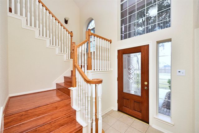 802 Hollyhock Drive, Stafford, TX 77477