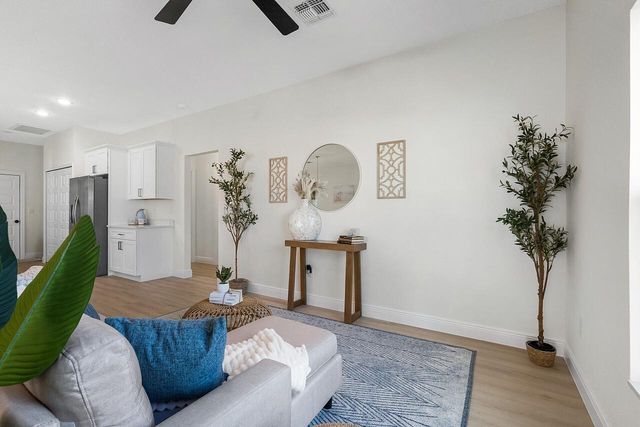 9055 103rd Avenue, Vero Beach, FL 32967