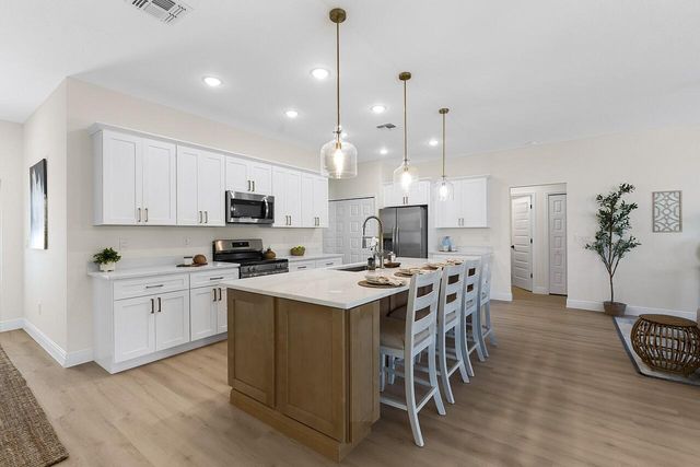 9055 103rd Avenue, Vero Beach, FL 32967