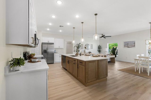 9055 103rd Avenue, Vero Beach, FL 32967