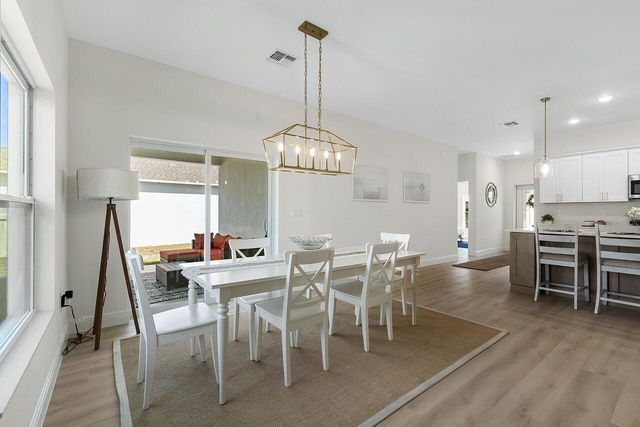 9055 103rd Avenue, Vero Beach, FL 32967