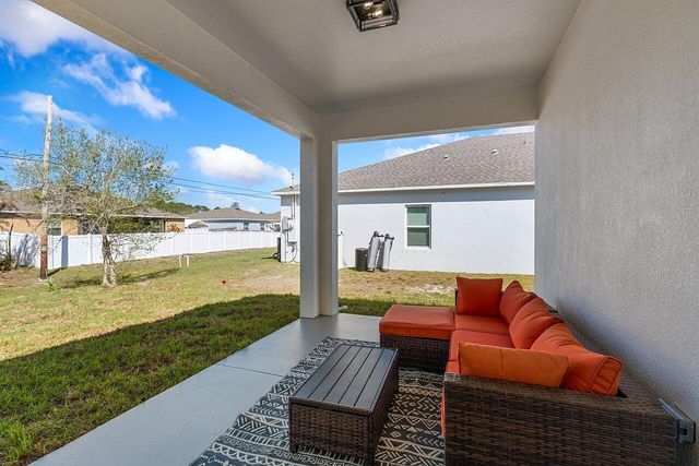 9055 103rd Avenue, Vero Beach, FL 32967