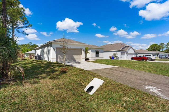 9055 103rd Avenue, Vero Beach, FL 32967