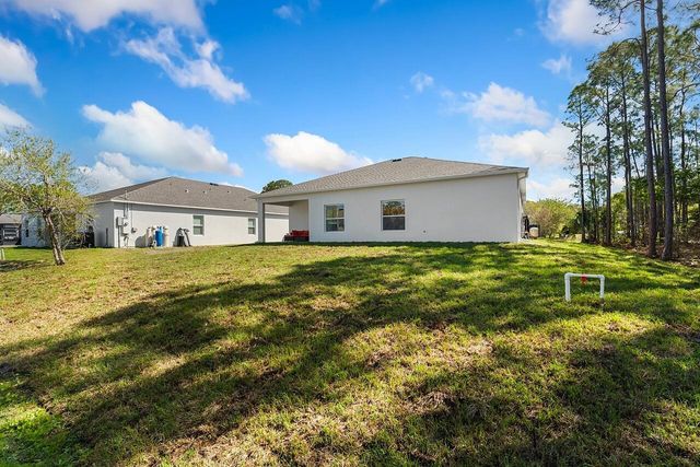 9055 103rd Avenue, Vero Beach, FL 32967