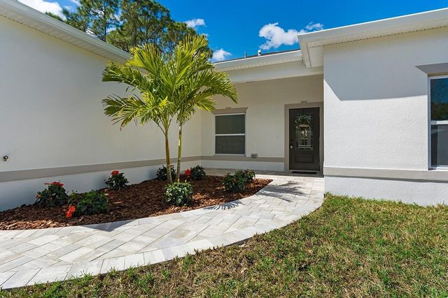 9055 103rd Avenue, Vero Beach, FL 32967