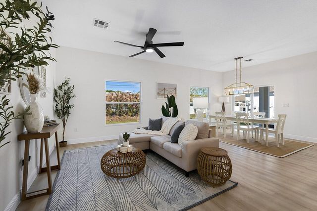 9055 103rd Avenue, Vero Beach, FL 32967