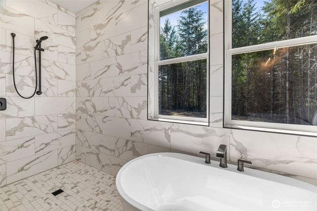 1620 E Mason Lake Road, Shelton, WA 98546