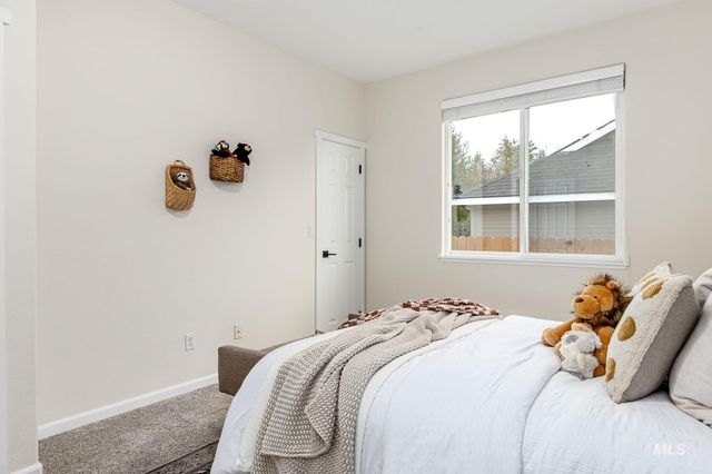 1786 N Prestwick, Eagle, ID 83616