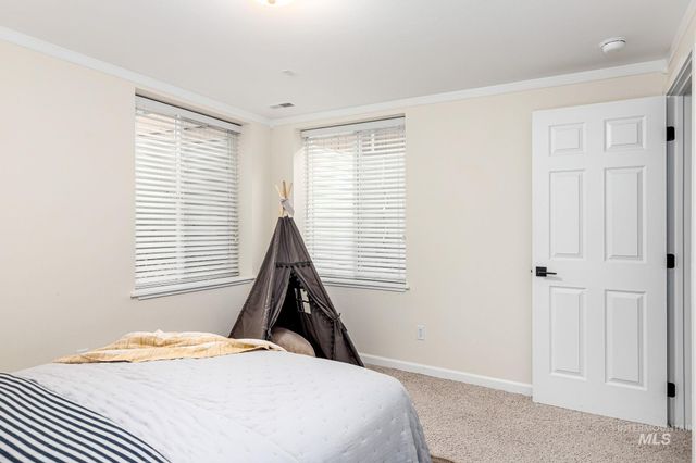 1786 N Prestwick, Eagle, ID 83616