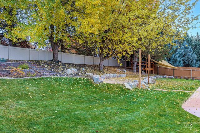 1786 N Prestwick, Eagle, ID 83616