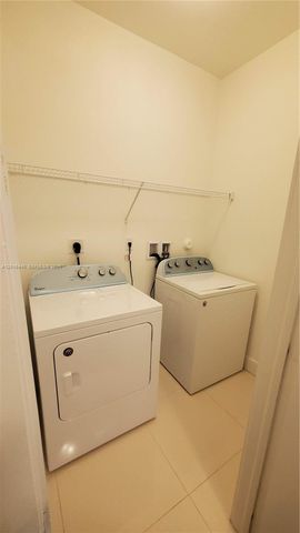 7210 NW 103rd Path, Doral, FL 33178