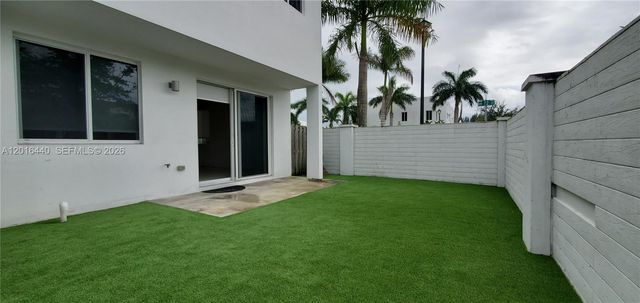 7210 NW 103rd Path, Doral, FL 33178