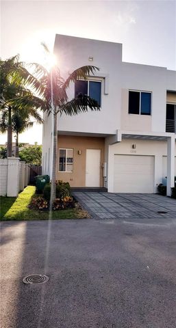 7210 NW 103rd Path, Doral, FL 33178