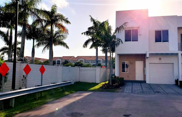7210 NW 103rd Path, Doral, FL 33178
