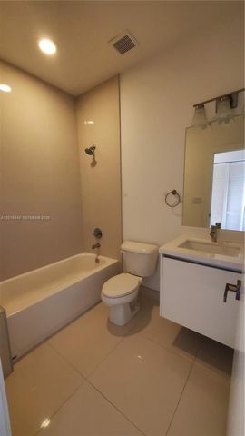 7210 NW 103rd Path, Doral, FL 33178