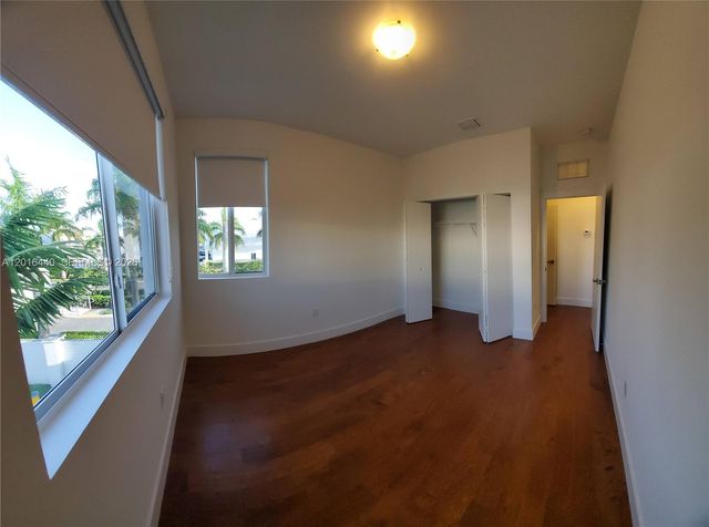 7210 NW 103rd Path, Doral, FL 33178