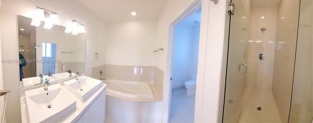 7210 NW 103rd Path, Doral, FL 33178