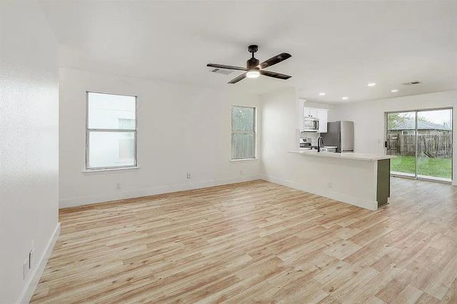 16816 Jaron DR, Manor, TX 78653