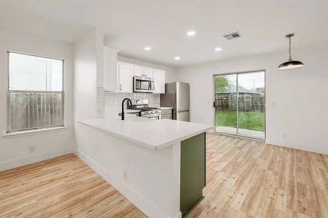 16816 Jaron DR, Manor, TX 78653