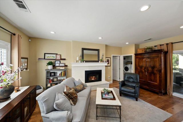 5129 Illinois Ave, Fair Oaks, CA 95628