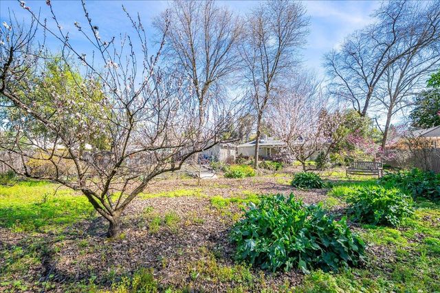 5129 Illinois Ave, Fair Oaks, CA 95628