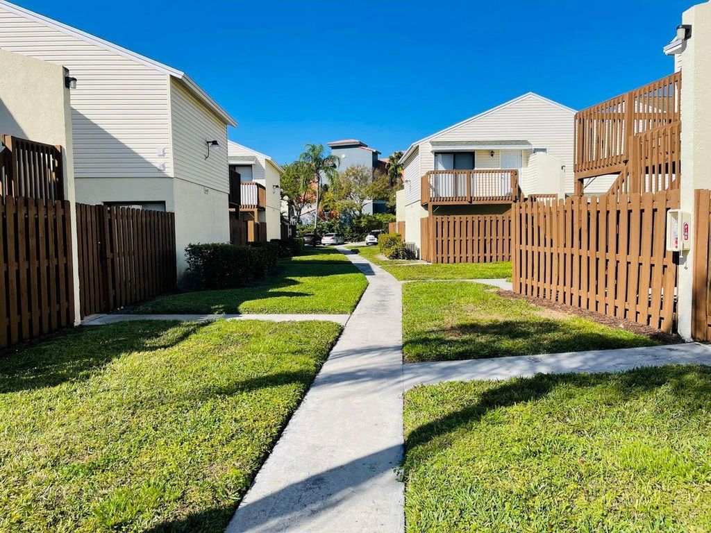 637 Executive Center Drive N208, West Palm Beach, FL 33401