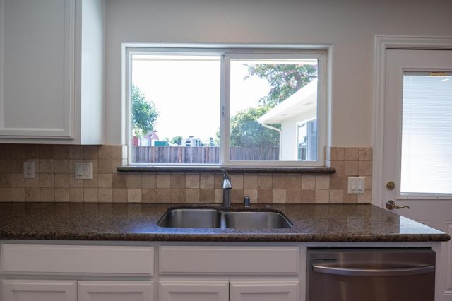 80 Roosevelt Avenue, San Martin, CA 95046