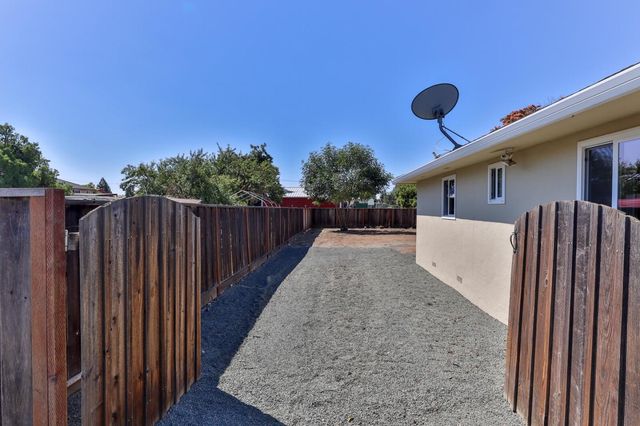 80 Roosevelt Avenue, San Martin, CA 95046