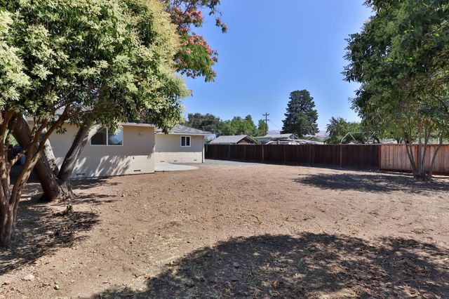 80 Roosevelt Avenue, San Martin, CA 95046