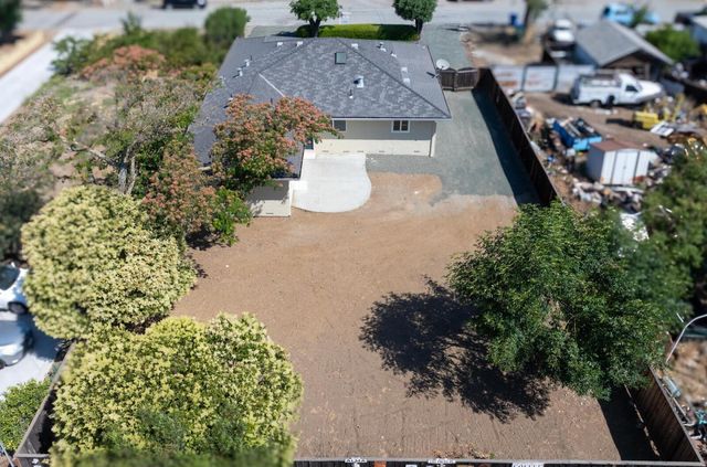 80 Roosevelt Avenue, San Martin, CA 95046